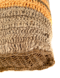 Close-up of the durable crochet base and textured stitching of the brown bag.